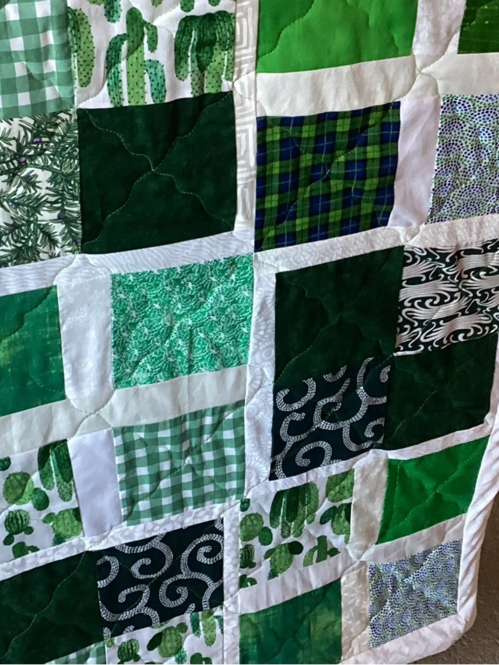 NWT Hand Crafted Green and White Bright Quilt